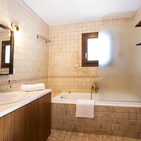 Acogedora Casa En En Zona Residencial. Ca La Blanqueta